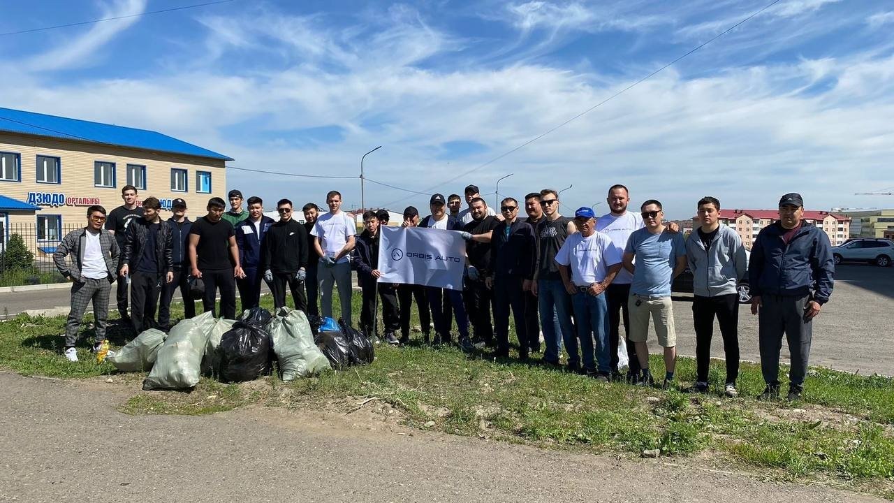 Employees of the automotive group went on a clean-up day in 10 cities of Kazakhstan