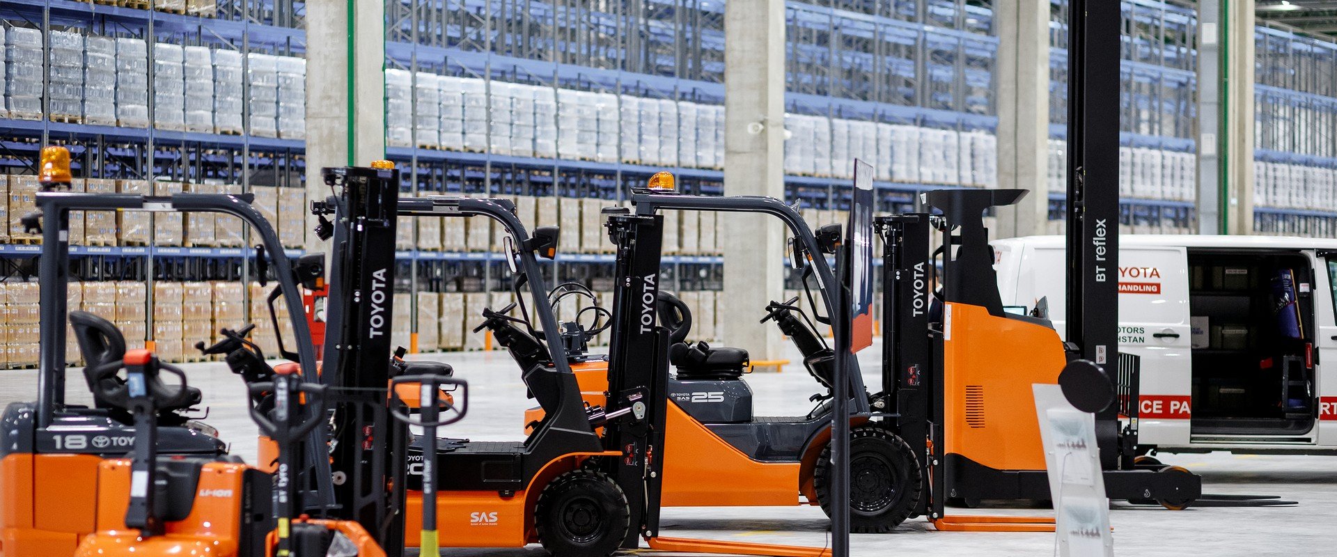 Hino Motors Kazakhstan Алматы облысындағы жаңа логистикалық хабқа техника жеткізуді бастады