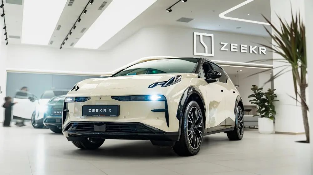 Первый официальный автосалон ZEEKR открылся в Алматы